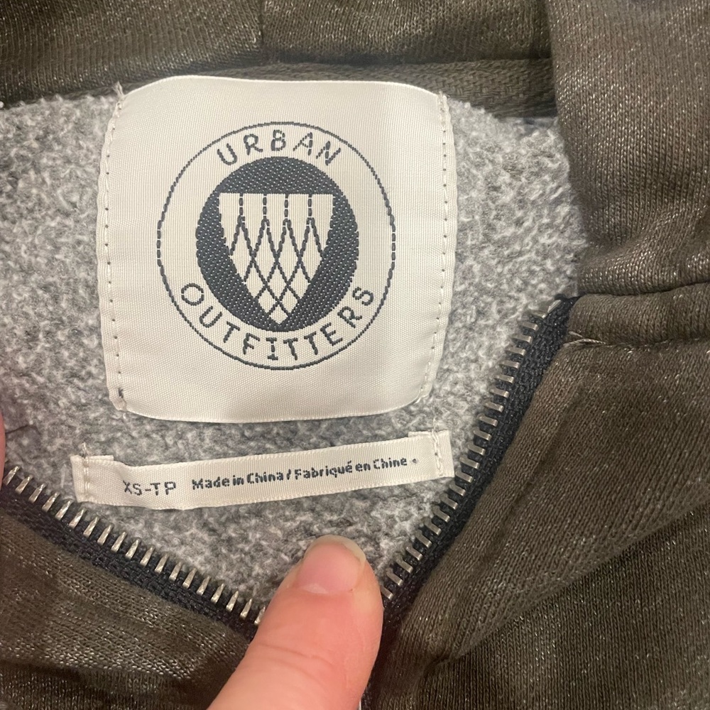 Urban Outfitters Cropped Sweatshirt - Picture 2 of 3